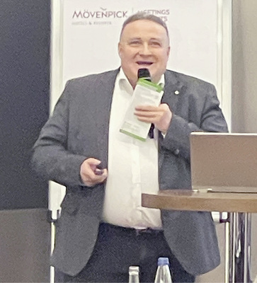  Jürgen Bähr berichtete über die Iniative Freie Wärme.
