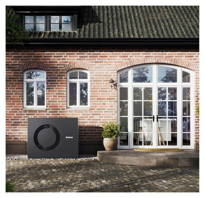 Der wasserführende Pelletofen „Logastyle ­Lamina“ bietet die ideale Basis für ein Hybridsystem mit Wärmepumpe als „Partner“ bietet sich beispielsweise die Buderus Wärmepumpe „Logano WLW 196i AR“ an. Ein Pufferspeicher mit Frischwasserstation und die App-Steuerung machen das Hybridsystem komplett.