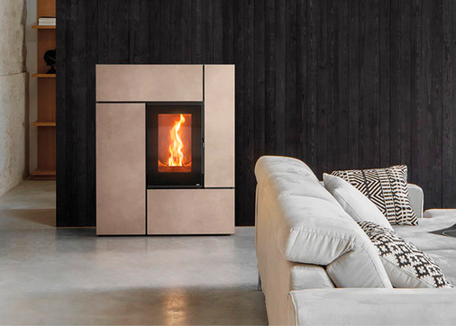 Im letzten Jahr hat sich MCZ auf die Lancierung neuer Pelletofenmodelle mit der patentierten Core-Technologie fokussiert. Das Modell „Feel“ ist eines davon.