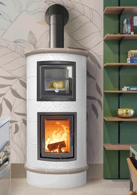 Der in typischer handwerklich gefertigter Majolika-Keramik eingekleidete „Gourmet“ von Cerampiù verfügt über ein eingebautes großes Backfach.