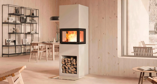 „Praha“ ist eine minimalistische und stilvolle Kaminanlage. Mit ihren von drei Seiten sichtbaren Flammen wird er zum Blickfang in jedem Raum. Dank der integrierten Brandschutzwand ist er einfach zu platzieren und sicher vor brennbaren Wandmaterialien. Wenn Sie sich für ein zusätzliches Aufsatzelement entscheiden, können Sie einen eindrucksvollen Kaminanlage mit hoher Decke erhalten. „Praha“ wird unbehandelt geliefert und kann je nach Wunsch gestrichen oder gekachelt werden.