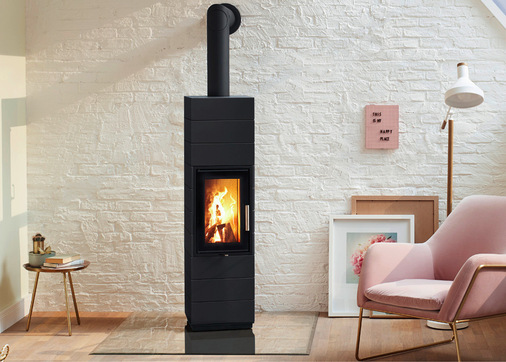 „Corna“: Mit dem optionalen Speicher bleibt die Wärme, selbst wenn das Feuer längst erloschen ist.