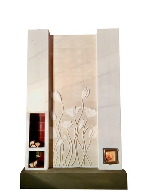 Dieser Kachelofen mit seinen floralen Elementen entstand bei Minus 21 Grad auf Steinhäusers kältester Baustelle.