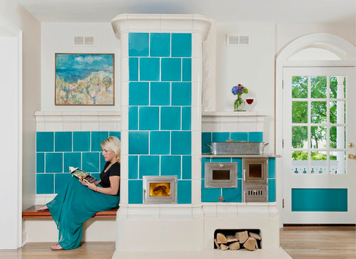 Bei diesem multifunktionalen Kachelofen mit Backofen orientierte sich Steinhäuser nach einem historischen Vorbild aus der Schweiz.