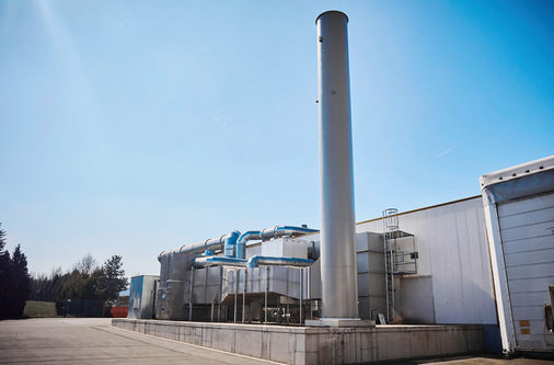 Die neue Abgasreinigungsanlage ermöglicht es  größere Lackiermengen fachgerecht und ressourcenschonend zu behandeln.