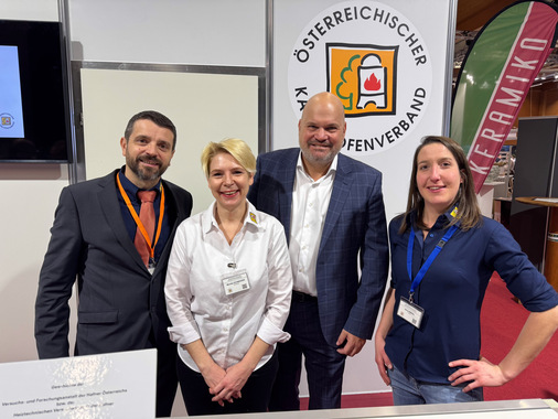 Das Team des Österreichischen Kachelofenverbands {v.l.n.r.): Josip Zekic, Monika Schneider, Dipl.-Ing. Dr. Thomas Schiffer! und Anna Bredl.