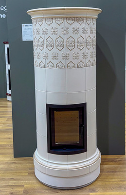 Auch Ofenkeramik gab es zu sehen – z. B. von Cerampiu.