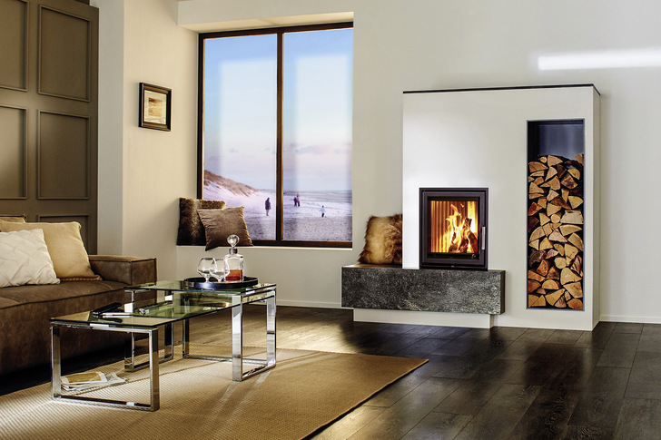 Ein „Lava“-Kamin am Meer.