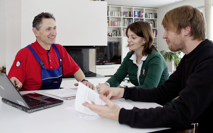 Überzeugungsarbeit im Wärmemarkt: Manche Besitzer einer Immobilie sind aufgeschlossen und begreifen die Heizungserneuerung als ihre ­persönliche Investition für den Klimaschutz.