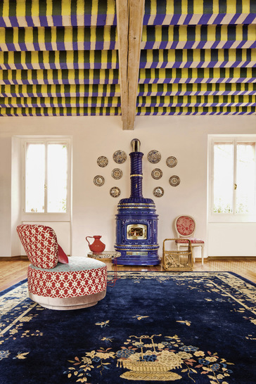 Kachelofen  „ Corsara “ .