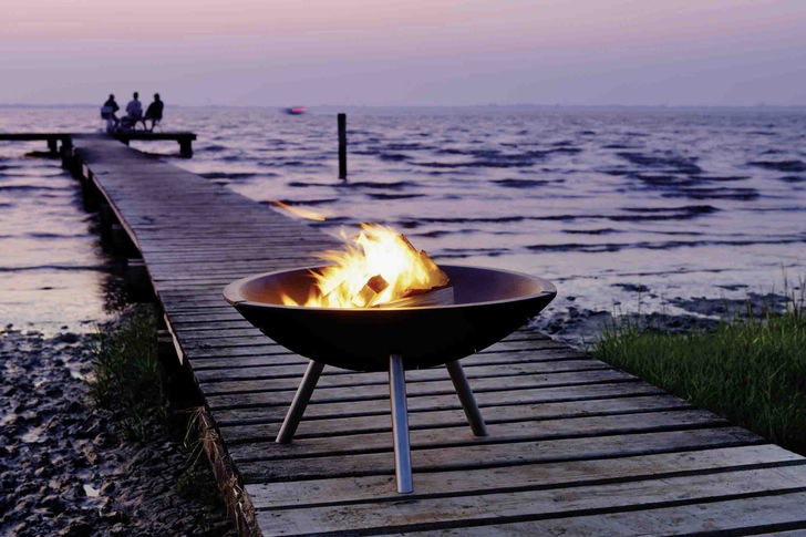 Massive Feuerschalen aus Gusseisen stehen für Qualität und Langlebigkeit.