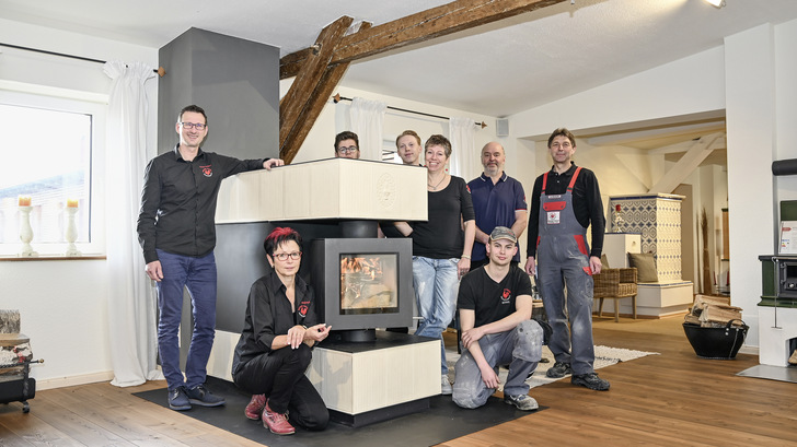 Das Team der Großenhainer Ofenbauer sorgt für Wärme.