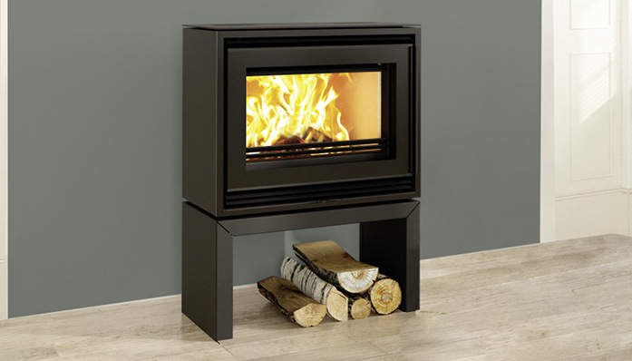 Drei Ausführungen der  „ NEO-Line ” -Kaminkassetten sind jetzt auch frei stehend erhältlich.