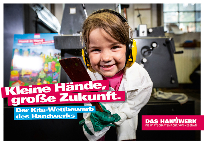 Die Gewinnerposter sehen Sie auf www.amh-online.de/kita-wettbewerb. - © AMH
