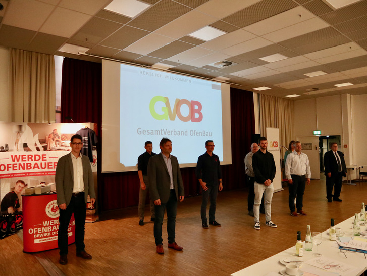 Neuer Vorsitzender, gewählt für die nächsten drei Jahre, ist Robert Mülleneisen. Hier ein Foto von Vorstand und  Vorstandsmitgliedern (v.l.n.r.):  Tim Froitzheim, Jens Hilt, Marcus Breuer, Hendrik Schütze, Robert Mülleneisen, Andreas Neuer,  Michael Hieckmann, Anja Steenweg und Guido Eichel. Manuel Barfuss und Hubertus Brunner sind nicht im Bild.  - © Martin Henze
