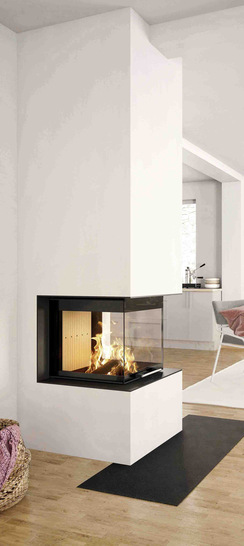 Stets ein besonderes Erlebnis – leuchtende Flammen von drei Seiten.