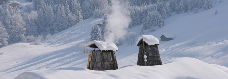 Leider ist eine völlig emissionsarme Verbrennung bei Holzfeuerungen nicht möglich, aber eine maximale Reduzierung.