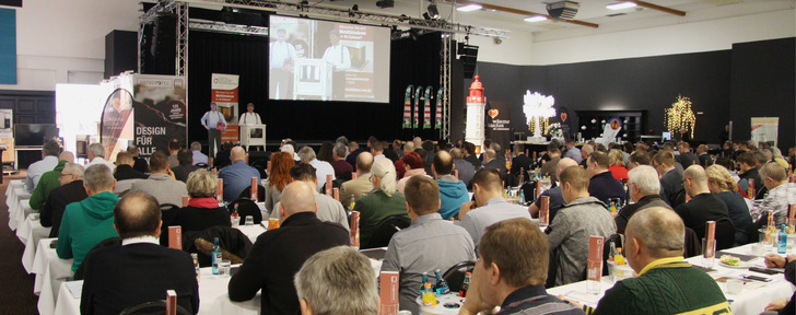 Stets gut besucht: Der Norddeutsche Kachelofenbauertag in Linstow.