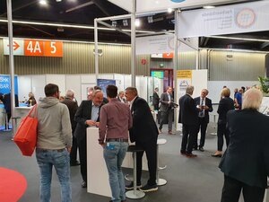 Am Stand der Fachverbände war nicht nur Zeit zum Austauschen und Netzwerken, sondern auch die Gelegenheit, neue Angebote des Fachverbandes kennenzulernen 