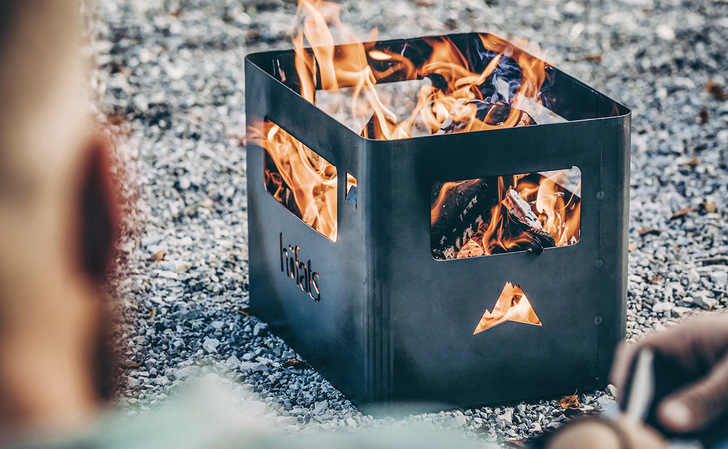 Einfach und verblüffend vielseitig, denn die multifunktionale Kiste aus Cortenstahl kann mehr als nur 24 × 0,33 Liter Flaschen beherbergen.