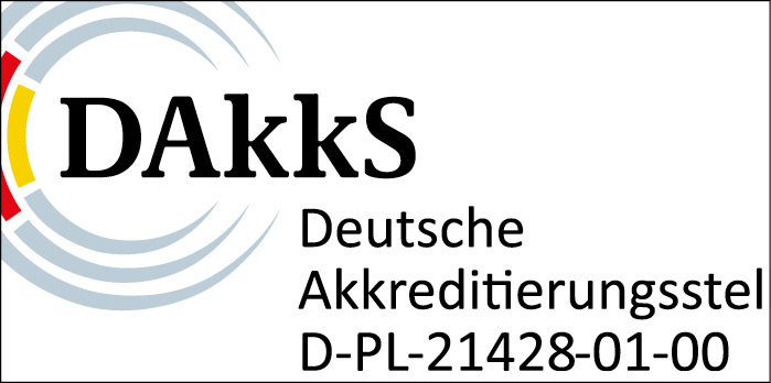 Mit der erfolgreichen Akkreditierung wird jetzt auch das SchiedelPrüflabor ab sofort bei der DAkkS (Deutsche Akkreditierungsstelle) und ILAC (International Laboratory Accreditation Cooperation) gelistet, das heißt, das Labor arbeitet auf Augenhöhe mit dem TÜV und die
Prüfergebnisse werden international anerkannt.