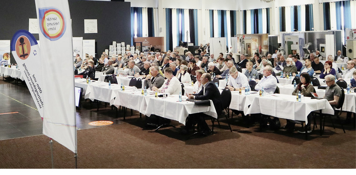 Nach zwei Jahren endlich wieder „live“ – der 18. Norddeutsche Kachelofenbauertag war gut besucht.