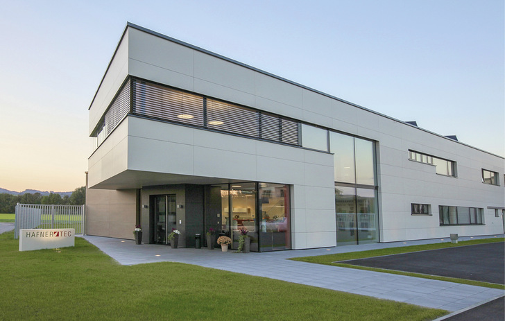 2013 wurde die neue Firmenzentrale in Waasen, Neumarkt an der Ybbs, fertiggestellt. In den Räumen befinden sich neben der Verwaltung auch 
Schulungsräume und Forschungslabor.