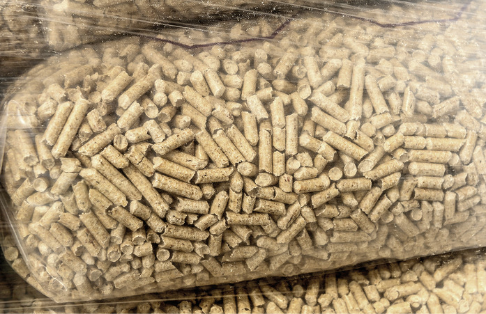 Holzpellets-Preise sind zwar auch angestiegen, aber lange nicht so sehr wie Öl und Gas.