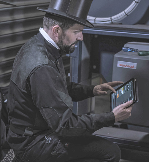 Schornsteinfeger prüfen, ob eine Gasheizung effizient genug heizt.