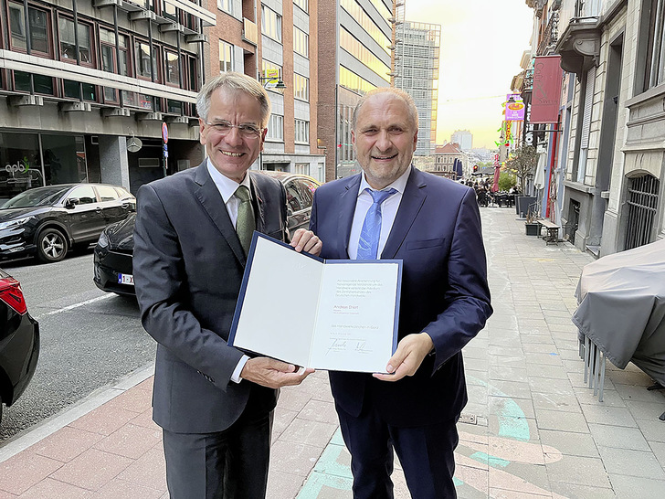 Andreas Ehlert (links) und Hans Peter Wollseifer.