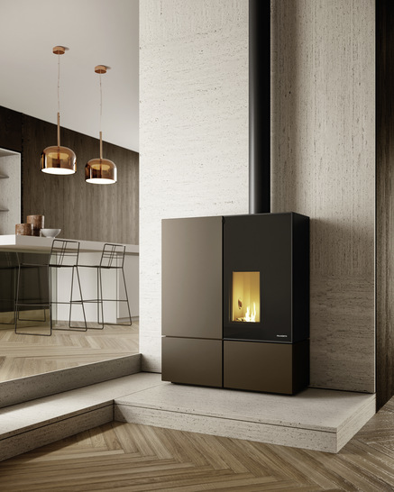 „ Frida ”  kann mit verschiedenen Sonderzubehören ausgestattet werden, wie zum Beispiel der  „ Connection Box ” , die eine Steuerung des Ofens über ein Smartphone oder mit Sprachbefehlen ermöglicht.