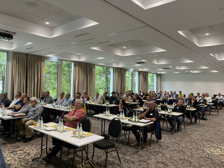 Rund 80 Teilnehmer wohnten der Versammlung bei.