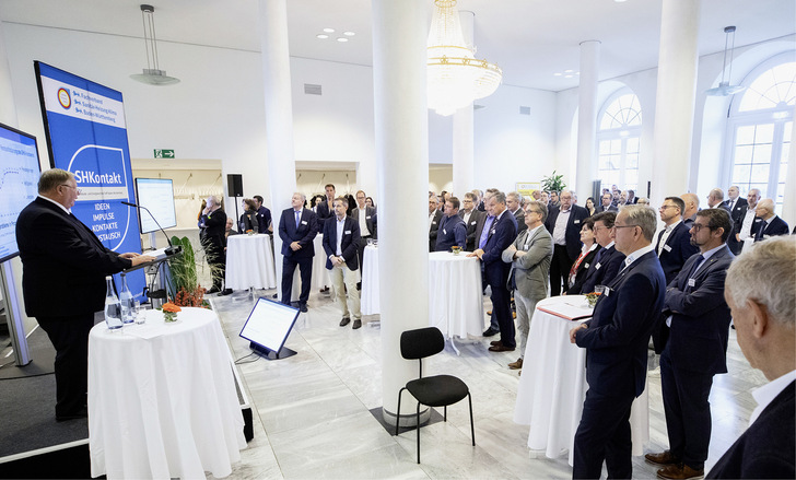 Fachverbnds-Vorsitzender Joachim Butz begrüßte die zahlreichen Gäste. - © Foto: FV SHK BW
