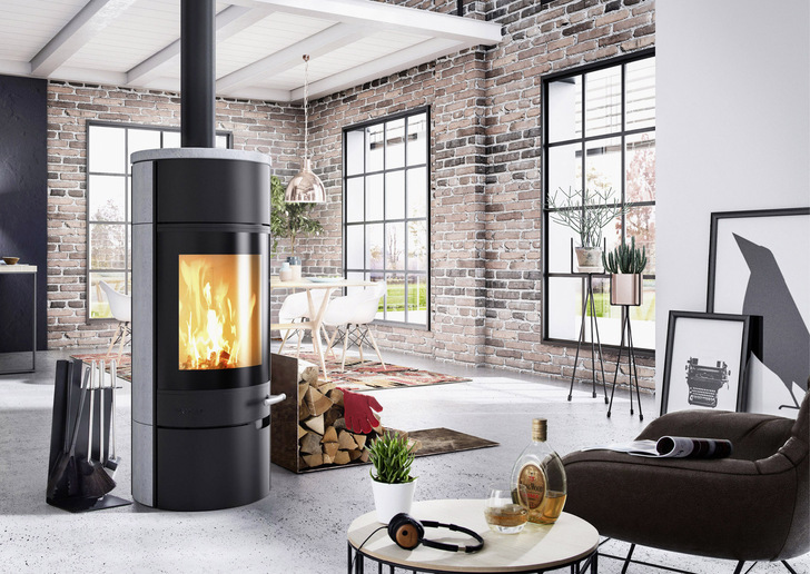 Moderne Kaminöfen mit Wasser-Wärmetauscher sind Bausteine effizienter Energiekonzepte.