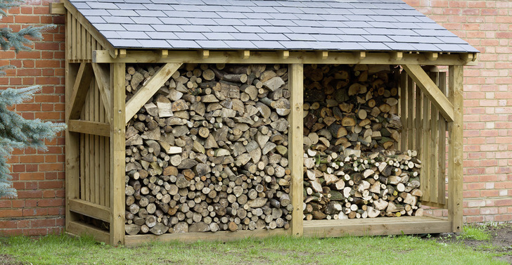 Heizen mit den richtigen Holzsorten, das rät die Energieberatung der Verbraucherzentrale. - © Foto: txn
