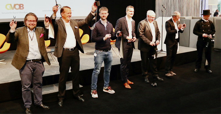 Auf eine gelungene Messe: Veranstalter und Förderer.