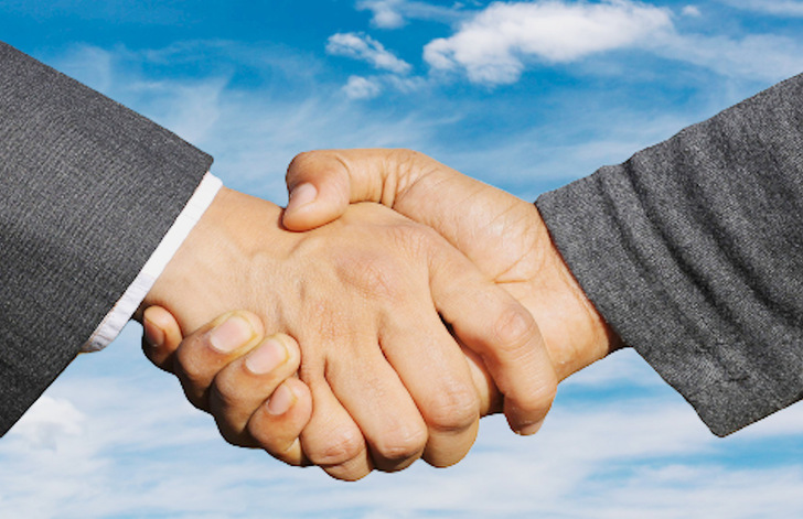 Gemeinschaftlich zur Übergabe.