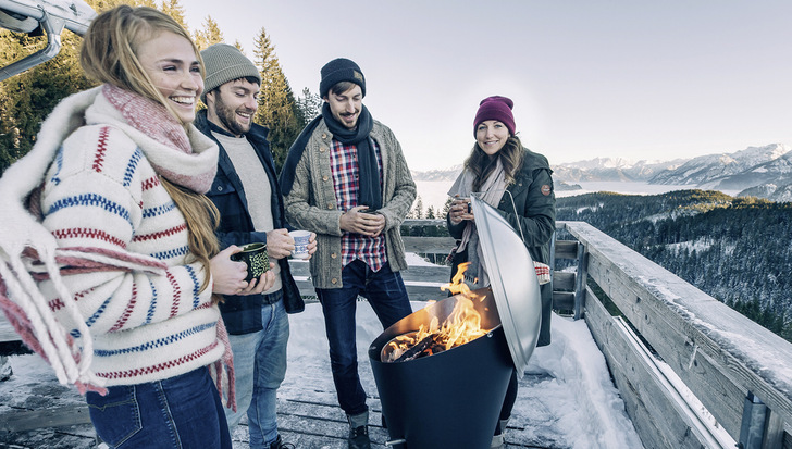 Draußen sein, gute Freunde und lebendiges Feuer vertreiben den ­Winterblues und „Cone“ hebt dabei Saison für Saison die Stimmung. - © Foto: Höfats
