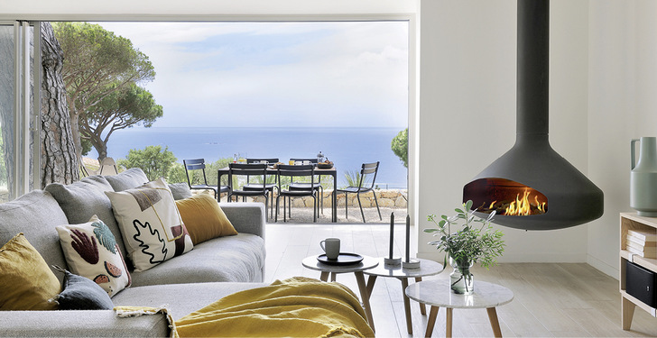 Ob im intimen Ambiente einer Privatwohnung oder als Hingucker in einem Luxushotel – dieses holografische Feuer bietet dank seiner denkbar einfachen Installation und benutzerfreundlichen Bedienung ohne jeglichen Brennstoff grenzenlose Freiheiten.