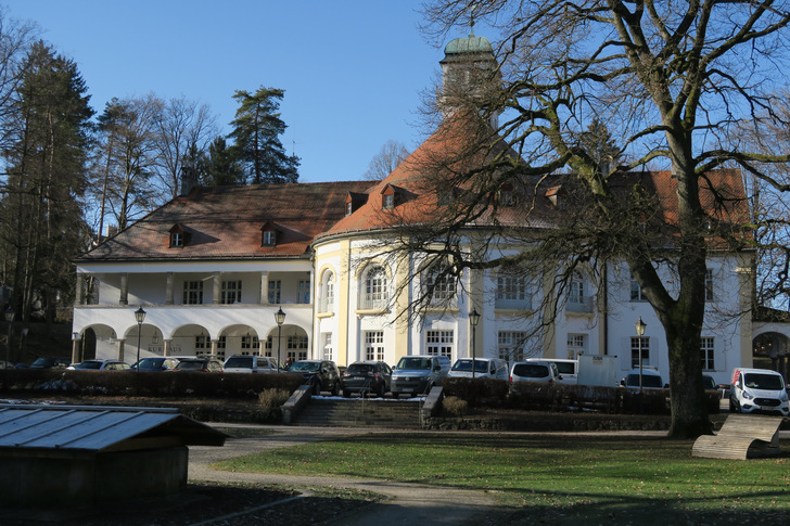 Im romantischen Kurhaus findet das 55. Arbeitsseminar statt. - © FV SHK Bayern
