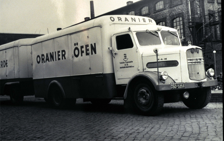 Seit dem Jahr 1904 steht die Marke Oranier für Tradition, Innovation und Leidenschaft. Damals wurden die Heiz- und Kochgeräte der Frankschen Eisenwerke unter dem Namen Oranier bekannt. 