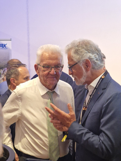 Ministerpräsident Winfried Kretschmann und Folkmar Ukena (Leda) im Gespräch.