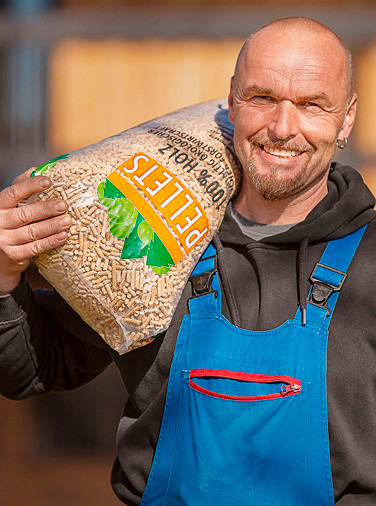 Bei Verdacht auf Betrug gleichen Sie das Unternehmen mit der schwarzen Liste unter www.enplus-pellets.eu/en-in/blacklist - © Foto: DEPI
