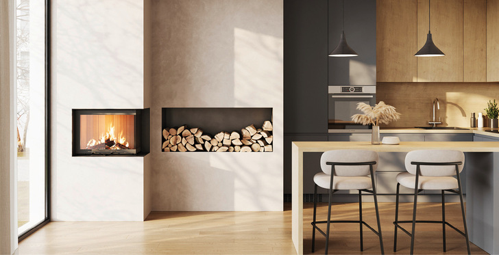 Ein individuell verkleideter Rahmen für den Kamineinsatz „Ekko R 67(34)51“.