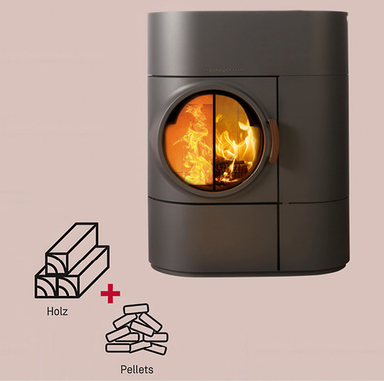 Mit dem „Clou Duo“ hat Austroflamm eines der wenigen Geräte auf dem Markt für die wahlweise Verwendung von Pellets und Scheitholz im Programm.