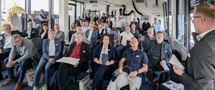 Zum 22. Mal informierten sich 35 Baufachjournalisten über aktuell verfügbare Technologien einer klimaschonenden Wärmewende.