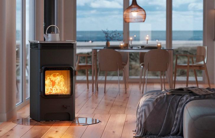 Heizen und Kochen mit dem neuen Luca Cook ist nicht nur ein besonderes Vergnügen sondern auch ökologisch und sparsam. Der elegante Qualitätsofen ist mit einer innovativen Türgriff-Technik und einere doppelverglasten Gusstüre ausgestattet. Mit der großen Kochplatte - optional mit Reling - bleibt auch bei Stromausfall die Küche nicht kalt!