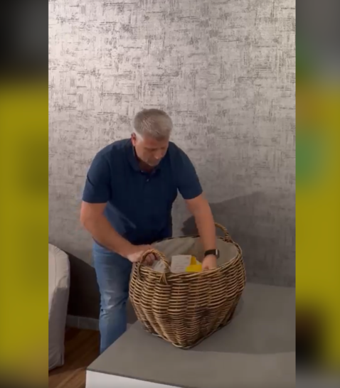 Michael Hieckmann (GVOB) beim Auslosen des Gewinners.