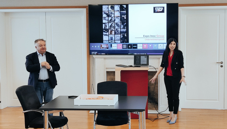  Mauro Travini und Übersetzerin Frau Caruso.