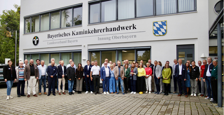 Veranstaltungsort war der Sitz des bayerischen Kaminkehrerhandwerks mit Ausbildungszentrum in München.